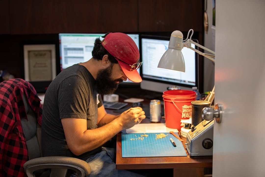 489958125 _ 17131062196 11910_3 13864950993 077488_N